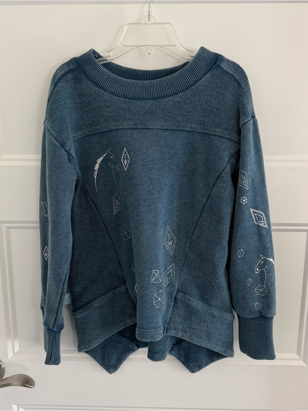 Disney Frozen 2 kids sweater - size 5/6